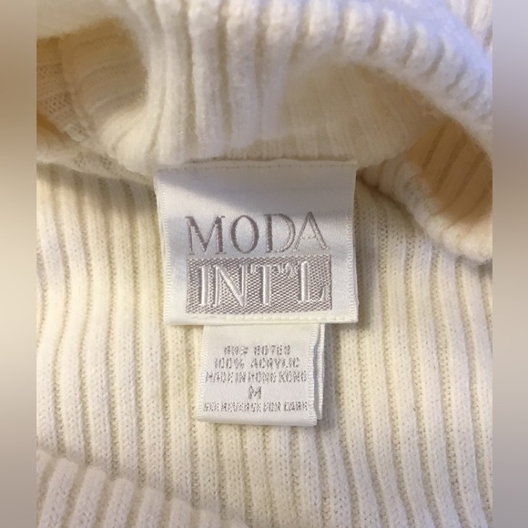 MODA INT’L M cream turtle neck - Picture 3 of 5